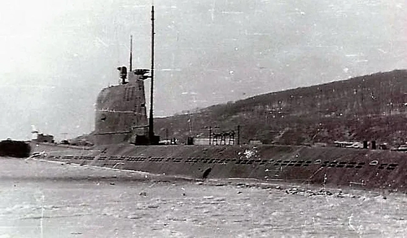 Б-855 выходит в море 1990 г