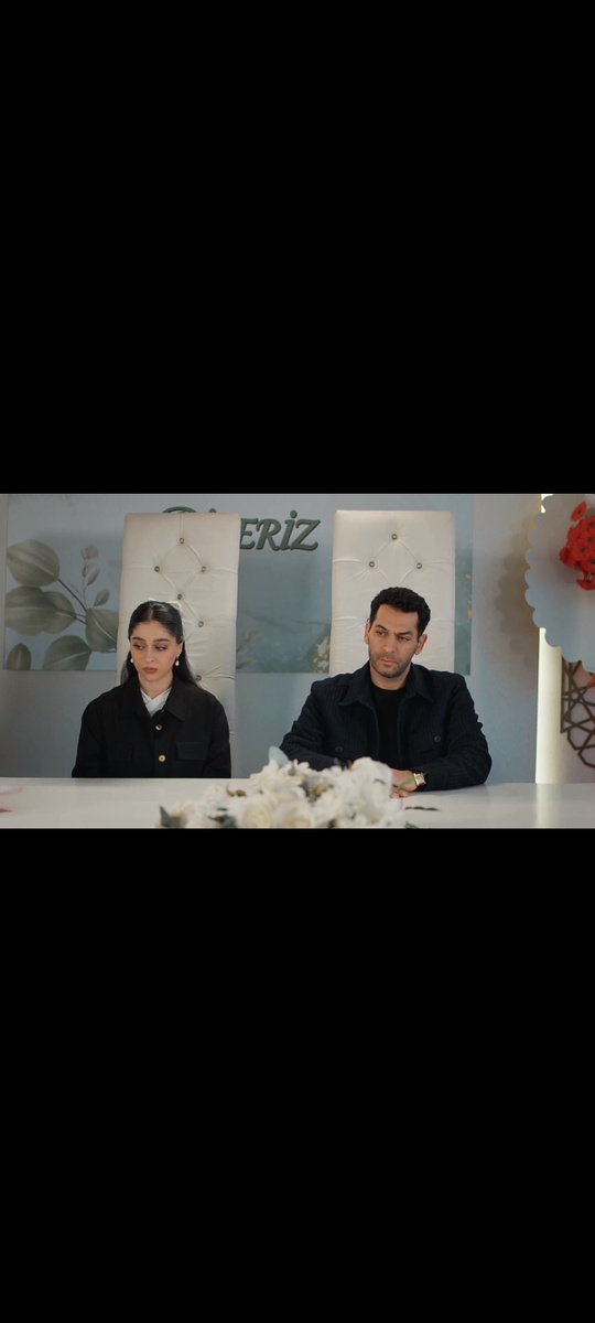 Жених и невеста заключают фиктивный брак.