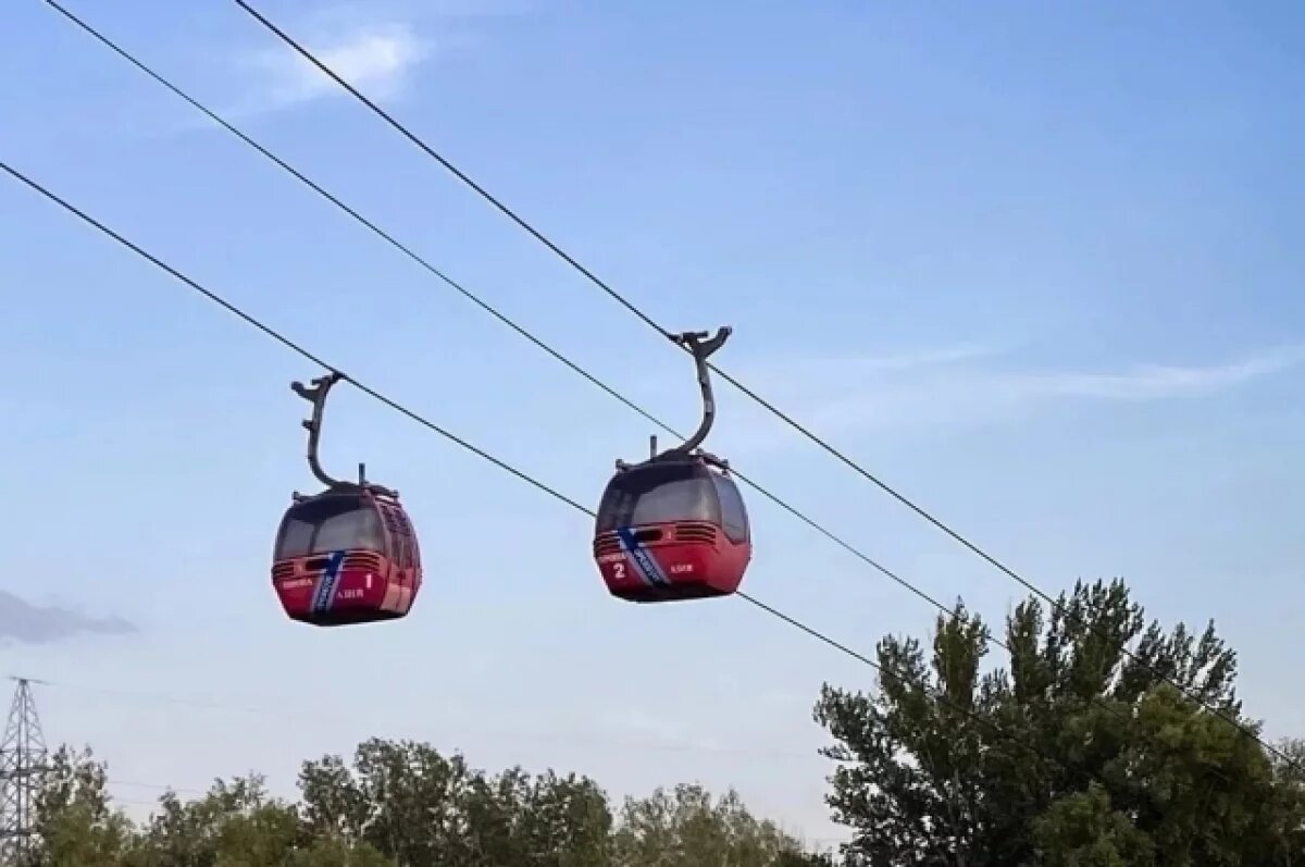    Канатка в Оренбурге не работает уже несколько лет, но депутаты регулярно повышают цены на проезд по ней.