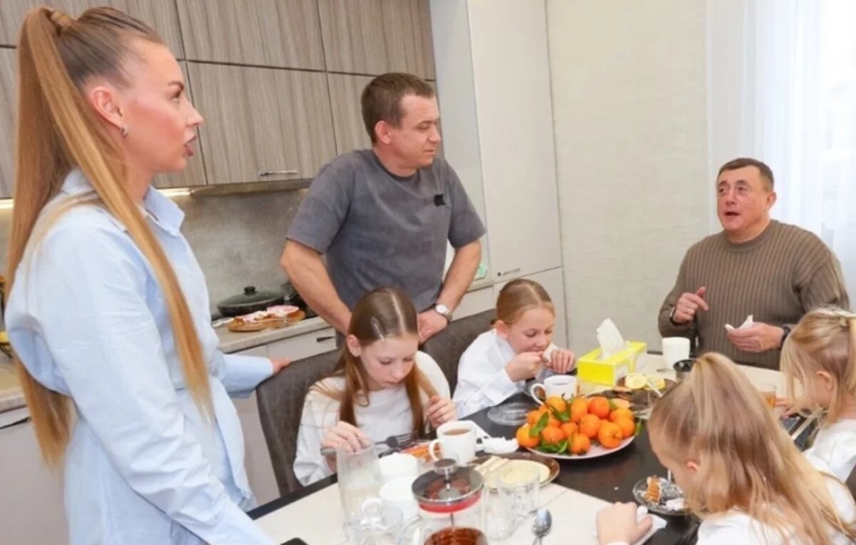    На Сахалине семья Нор успешно совмещает карьеру и воспитание пятерых детей