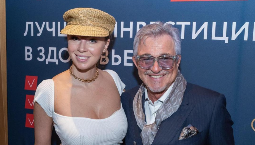 Дмитрий Дибров признался, что планировал встретить Новый год с экс-женой Полиной