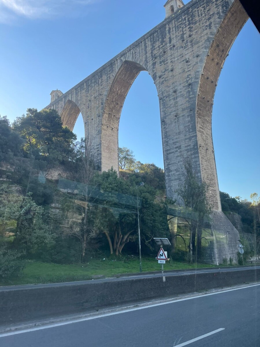 проехали под акведуком