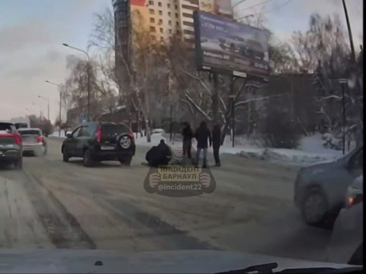     Фото: скриншот видео "Инцидент Барнаул"