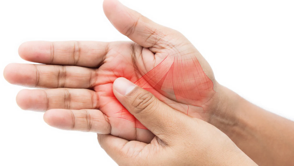 Почему немеют пальцы? Что на самом деле означает «мурашки» в руках и когда это тревожный звонок