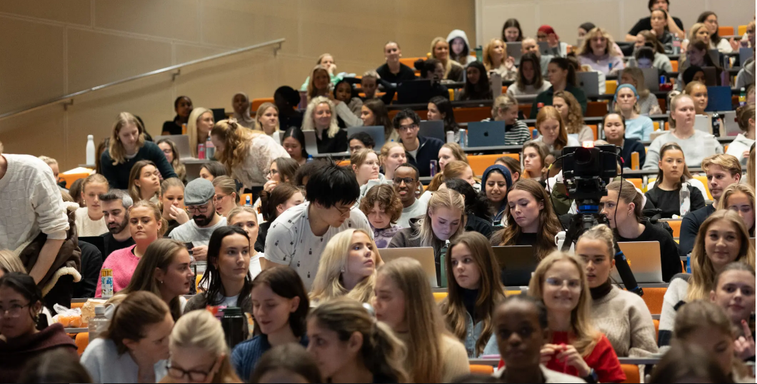 Sykepleierstudenter.  Foto: Mats Arnesen.