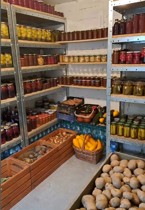 Погреб. Вдали от города