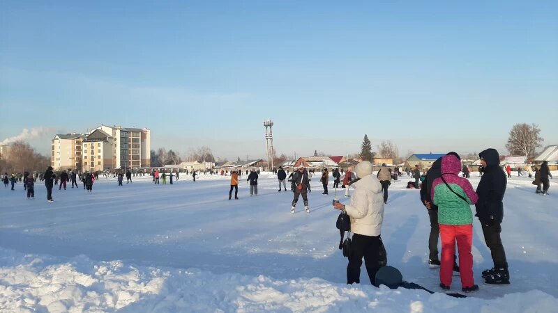     Каток «Клевченя» 5 января. altapress.ru