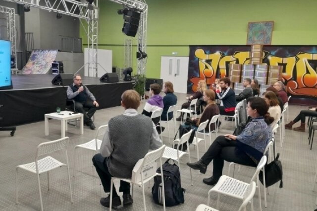    Разговор с молодежью в КЦ «Октябрь» о локальной идентичности, 2024 год. Фото: АиФ/Татьяна Черных