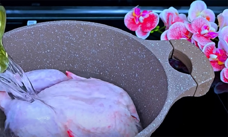 Новогоднее заливное в порционной подаче: традиции и современные удобства в одном блюде