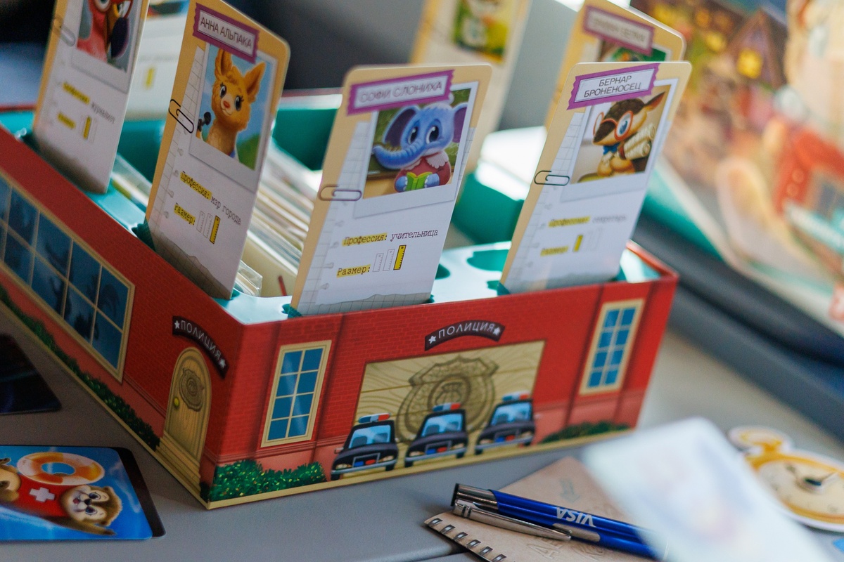 Настольная игра Детектив Кейти - отдел полиции