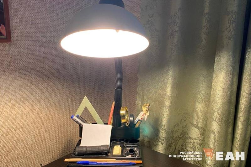    ЕАН. Настольная лампа