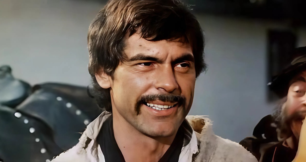 Григоре Григориу в фильме "Табор уходит в небо"