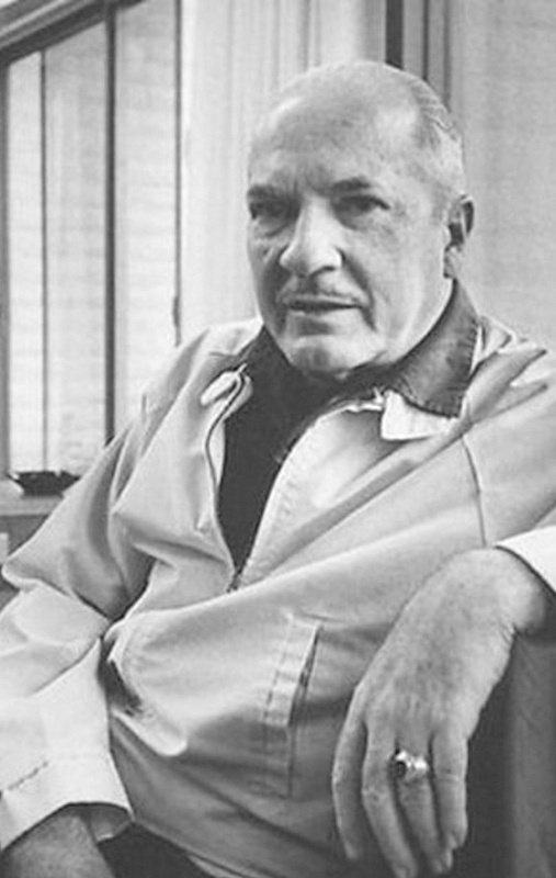 Несмотря ни на что, он - Мастер! А многие "современные авторы" ему в подмётки не годятся!