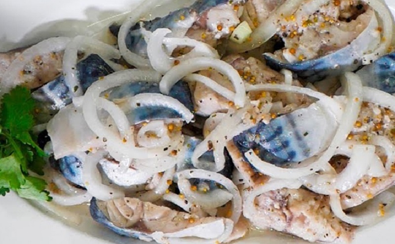 Северное сокровище на новогоднем столе: домашний сугудай из сельди или скумбрии за два часа