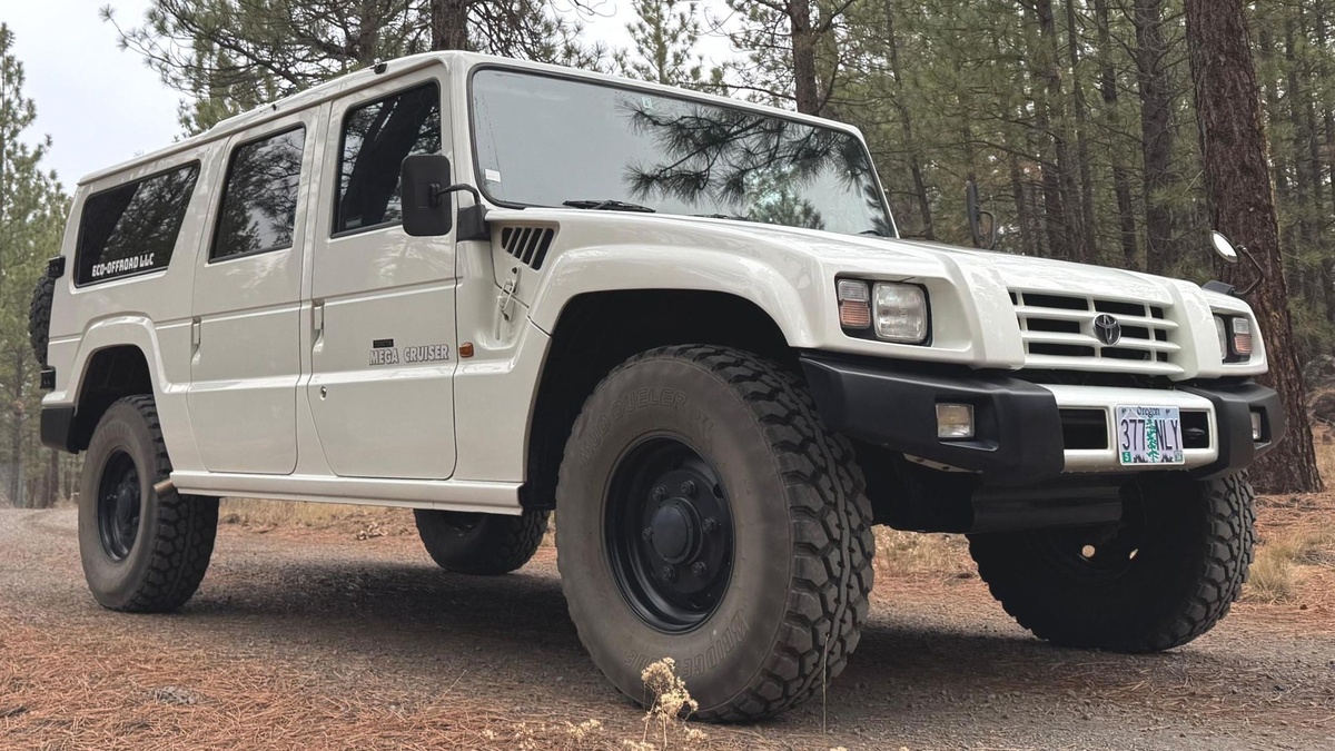 Toyota Mega Cruiser 1996 года