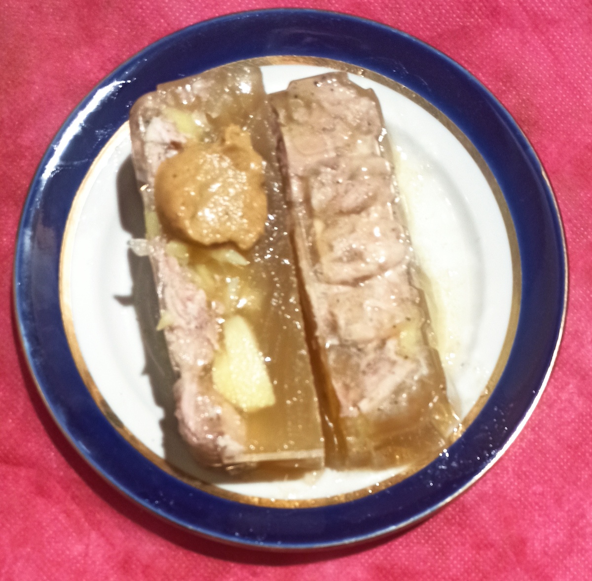 На основе крылышек индейки