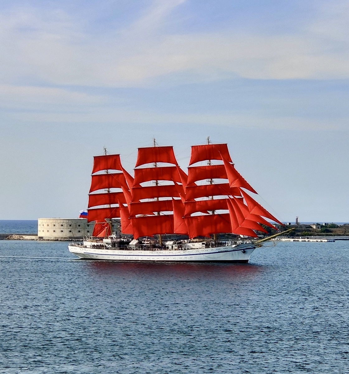 Фото из личного архива: "Алые паруса" в Севастопольской бухте