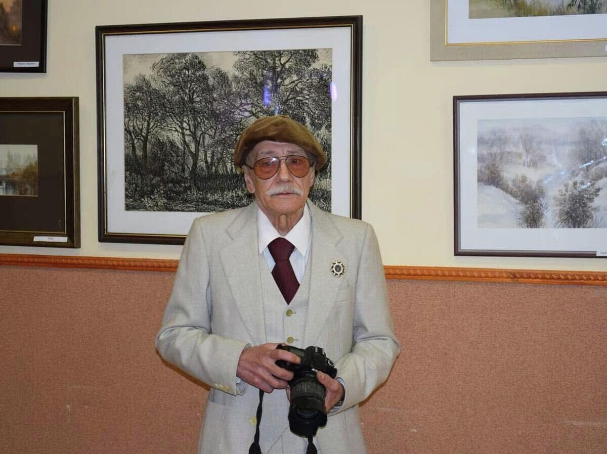    Художник Валерий Сыров | © Фото : Беляевский городской совет