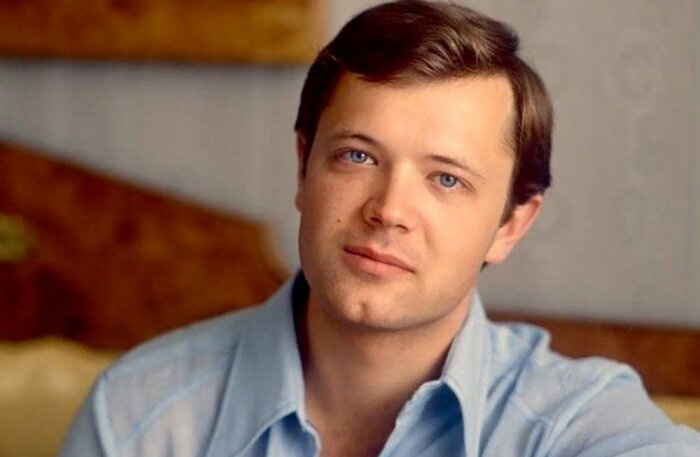 Андрей Ростоцкий: "Кровь меня уже отметила..." Разлитый томатный сок