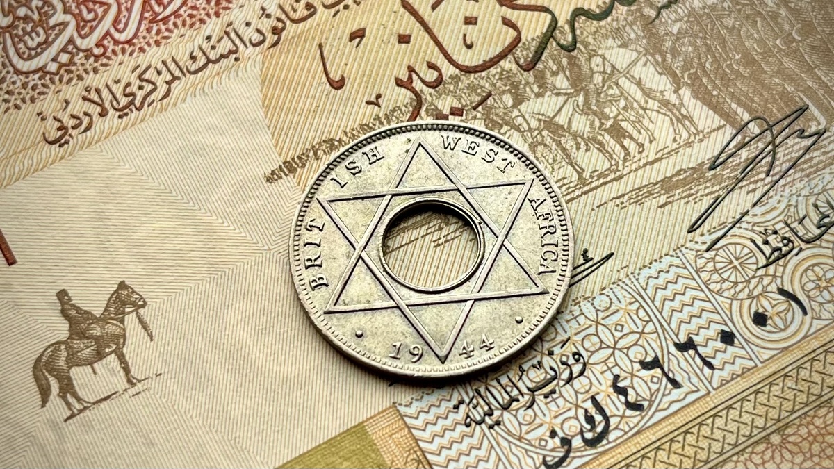 Британцы считали свою культуру превосходящей, поэтому начали активно насаждать её среди местного населения...