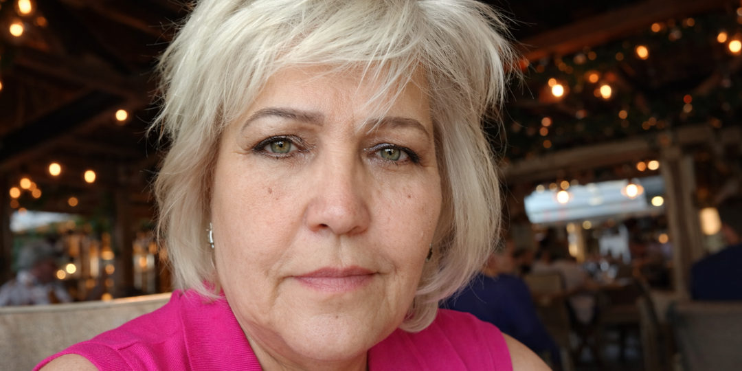 Ещё раз крикни — и ночуешь на улице! — свекровь схватилась за телефон, набирая номер полиции.