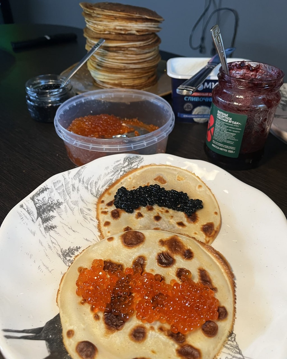 на фото самый предновогодний завтрак, почему бы себя не побаловать😍 