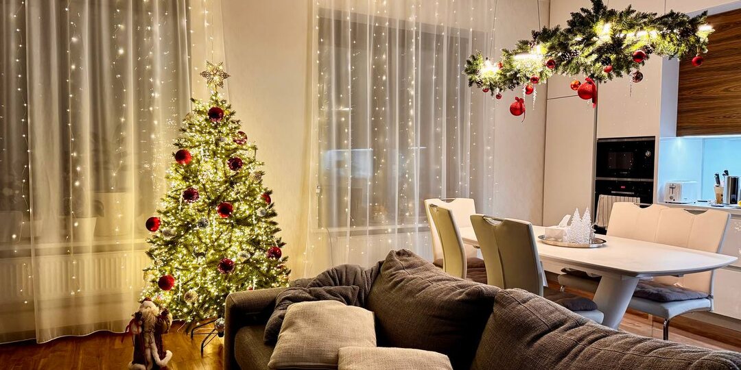 Вчера нарядили