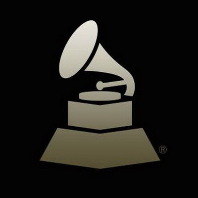     Шер, Карлос Сантана, Пол Саймон, Чака Хан и другие получат почетные «Грэмми»