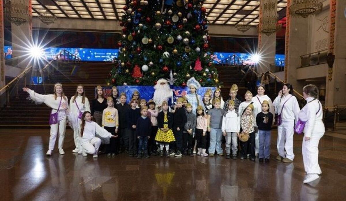     Благотворительная Елка Победы. Источник: пресс-служба Музея Победы Автор фото: пресс-служба Музея Победы