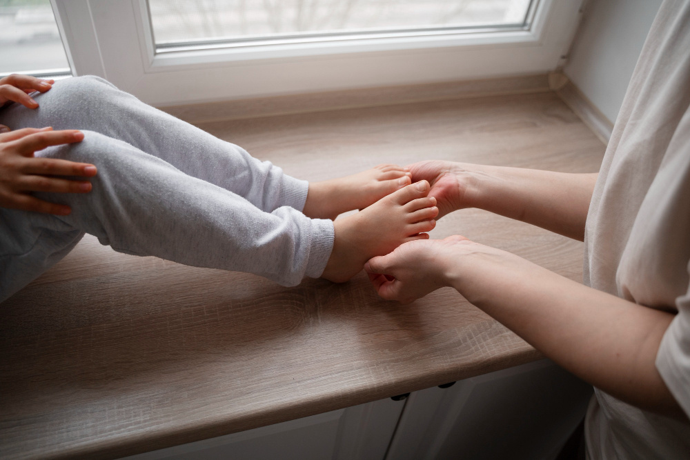 Как распознать синдром беспокойных ног. (источник изображения: freepik.com)