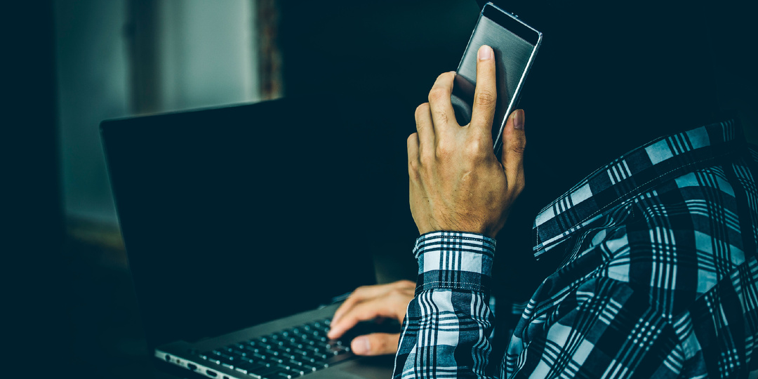 «Ваши карты сейчас заблокируют»: новая схема, на которую ведутся даже осторожные люди