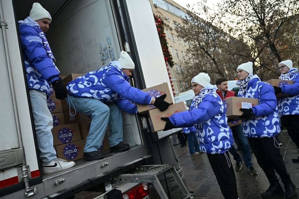    Сергей Собянин: Московские волонтеры доставили подарки детям в новые регионы Евгения ГУСЕВА