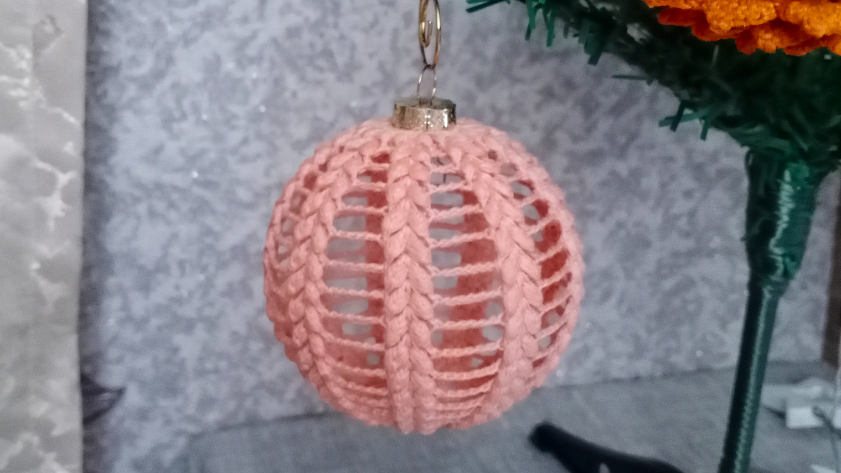 шарик "Варвара", связано по МК Анны Дубининой 