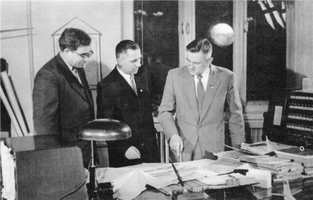 Слева напрово: А. Я. Белолипецкий, А. В. Болбот, О. К. Антонов. wikipedia