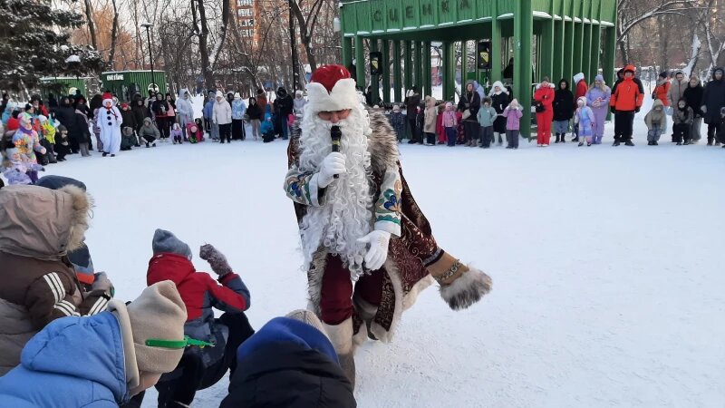     Барнаульцы в парке «Изумрудный». Altapress.ru