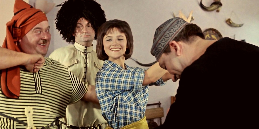 Тест: угадайте фильмы советской киноклассики по кадрам с танцами — от чечётки до ча‑ча‑ча