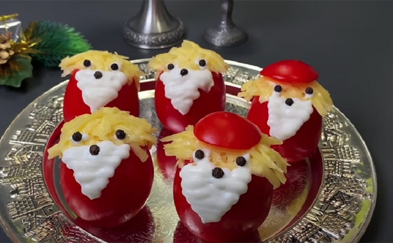 Новогодние закуски с помидорами: три рецепта, которые сделают ваш стол неотразимым