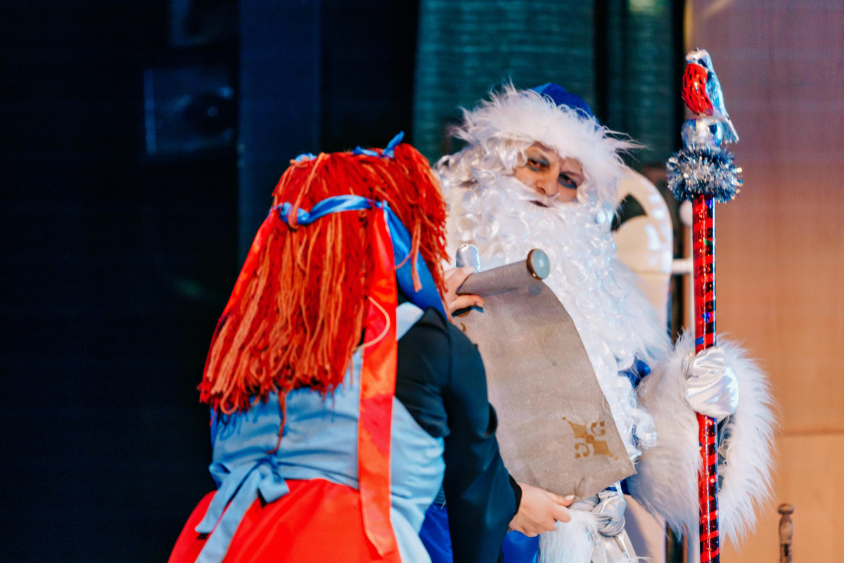    Новогоднее волшебство пришло в Бобруйск: в театре состоялась премьера сказки «Морозко»