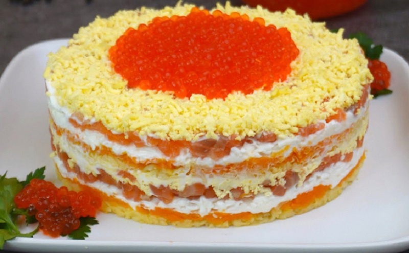 Салат «Мимоза де Люкс»: торжественный вариант любимой классики для новогоднего стола