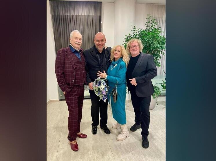     Фото из личного архива Лоры Квинт На фото: Денисов, Аверин, Квинт, Биль