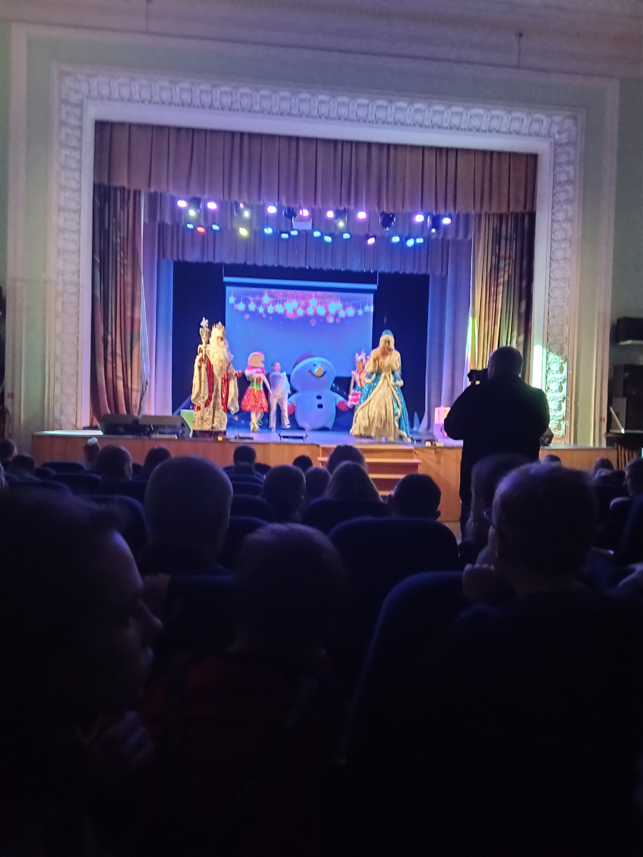 Новогоднее предстваление для детей