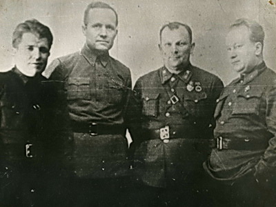 Члены Тульского городского комитета обороны: Н. И. Чмутов , В. Г. Жаворонков (председатель), А. К. Мельников, В. Н. Суходольский