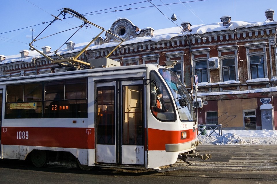    Трамваи пустили в обход места аварии. Светлана МАКОВЕЕВА