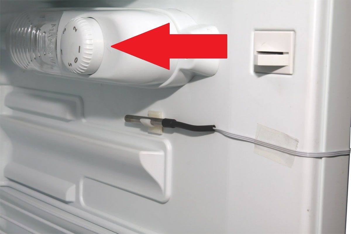 Ручка регулировки термостата (моя рекомендация - ставьте всегда в среднее положение)