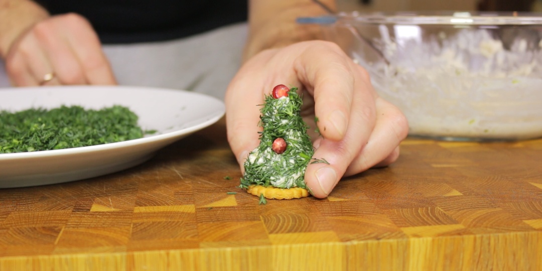 Закуска ёлочки с тунцом и сливочным сыром