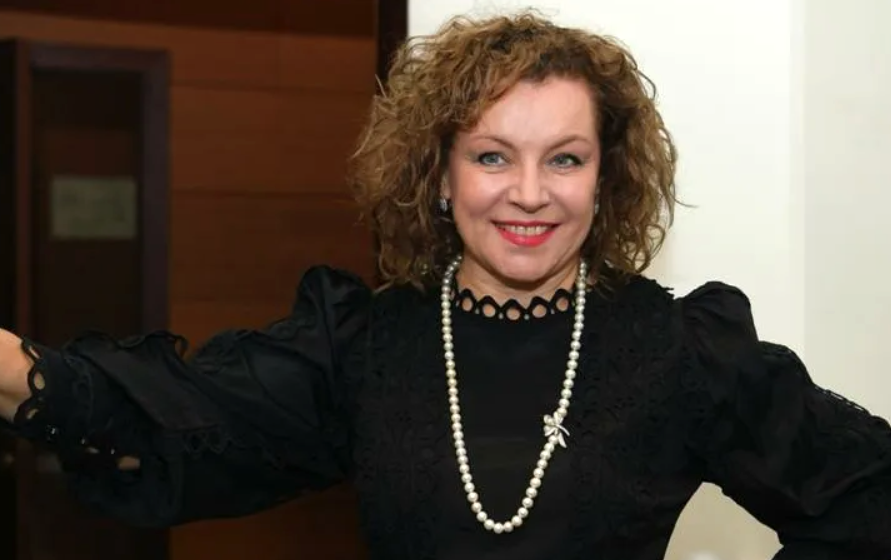 на фото Лариса Шахворостова