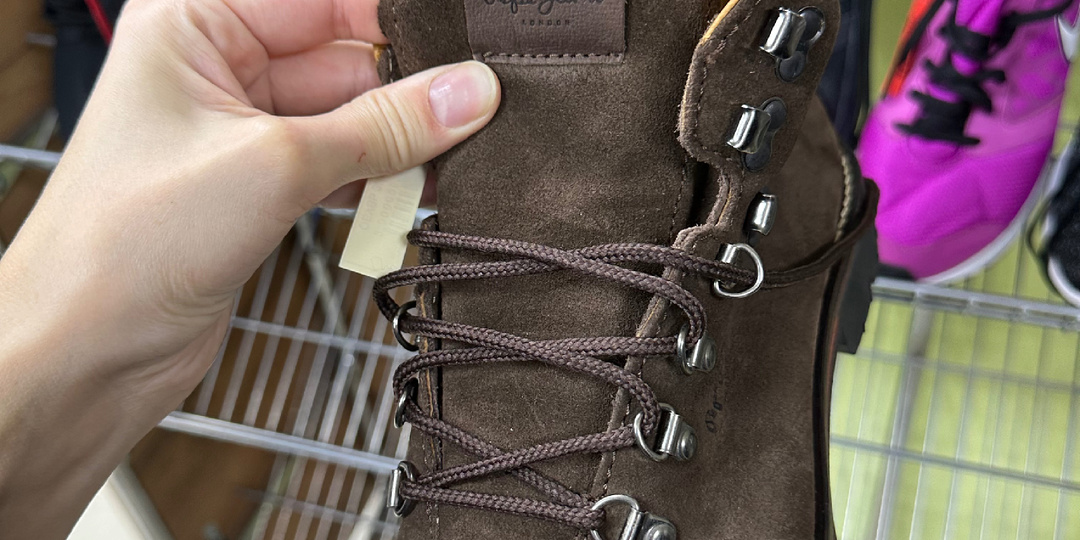 Ассорти обуви в секонде! Отличная спортивная и самая дорогая на полочках🤩 Что может предложить секонд за 8000 рублей?!