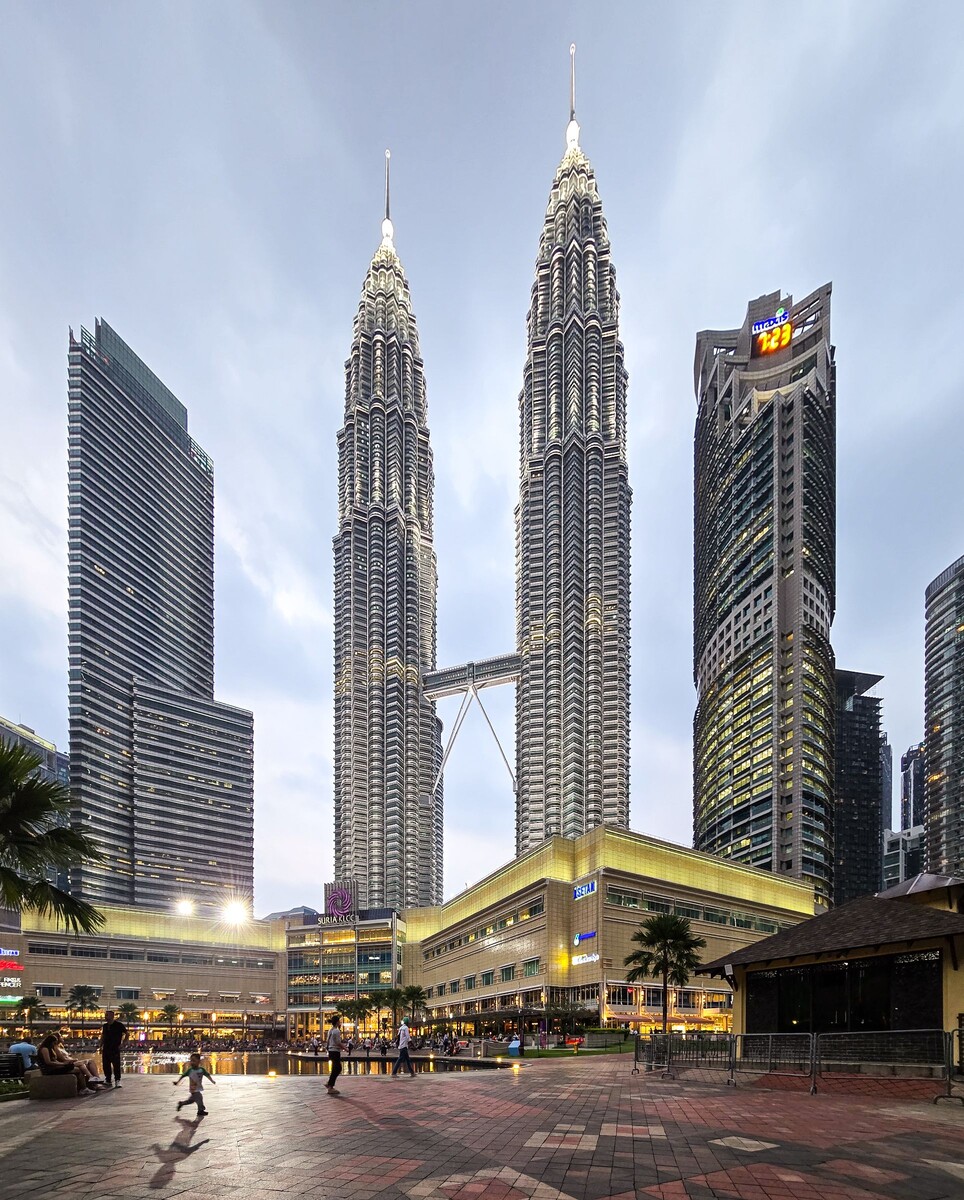Башни Петронас - Petronas Twin Towers
