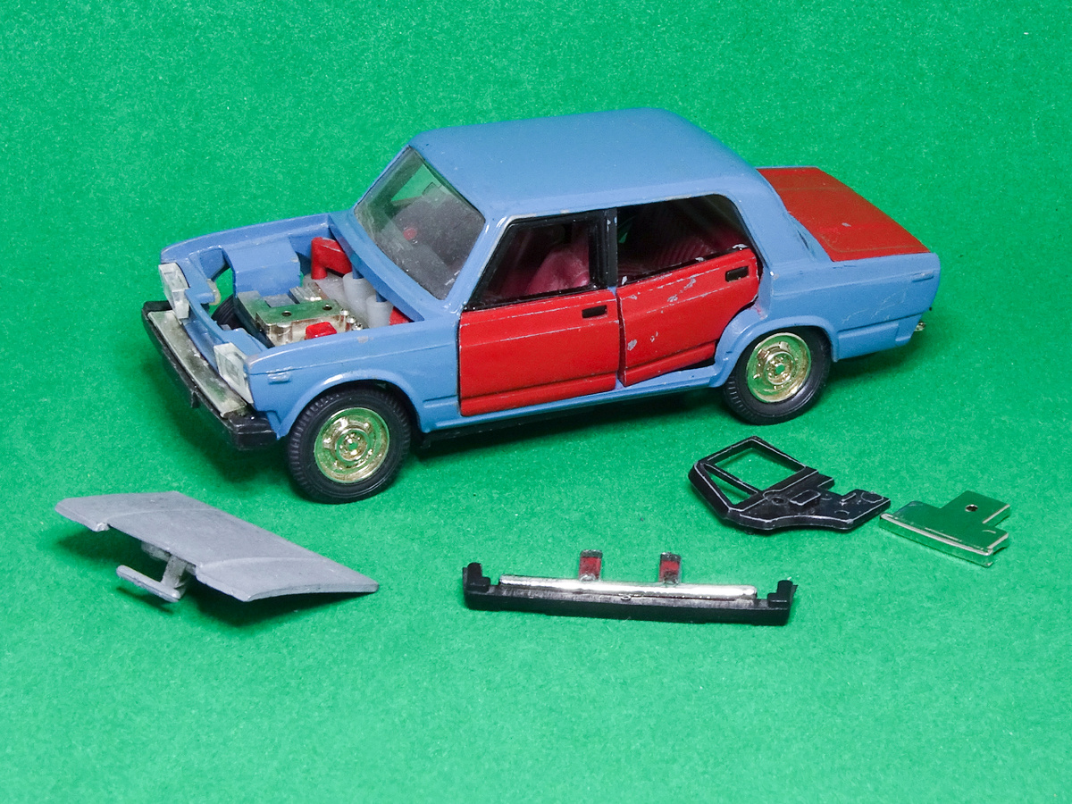 Рис. 1. Саратовская модель автомобиля ВАЗ-2107 «Жигули» до восстановления