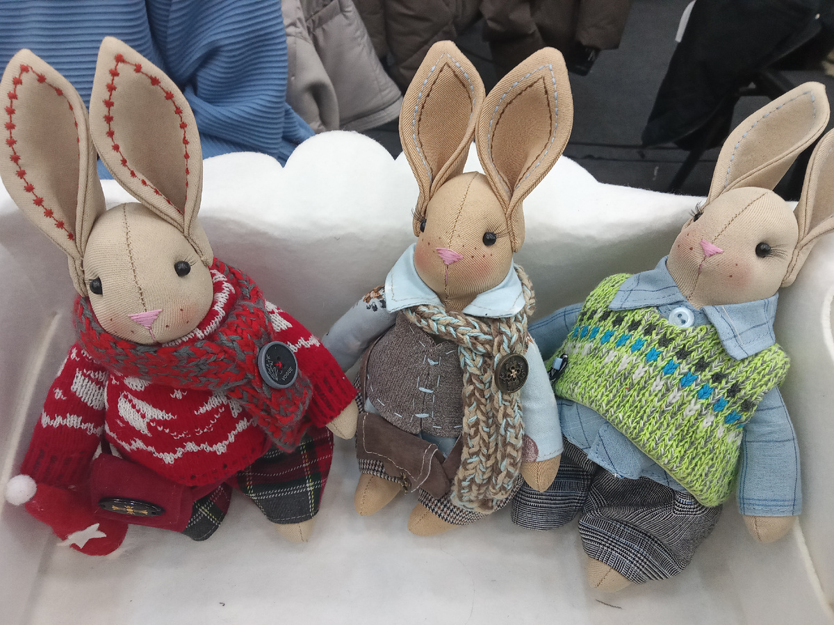 Зайцы мастера Зои в качестве подтверждения заголовка. Фото автора